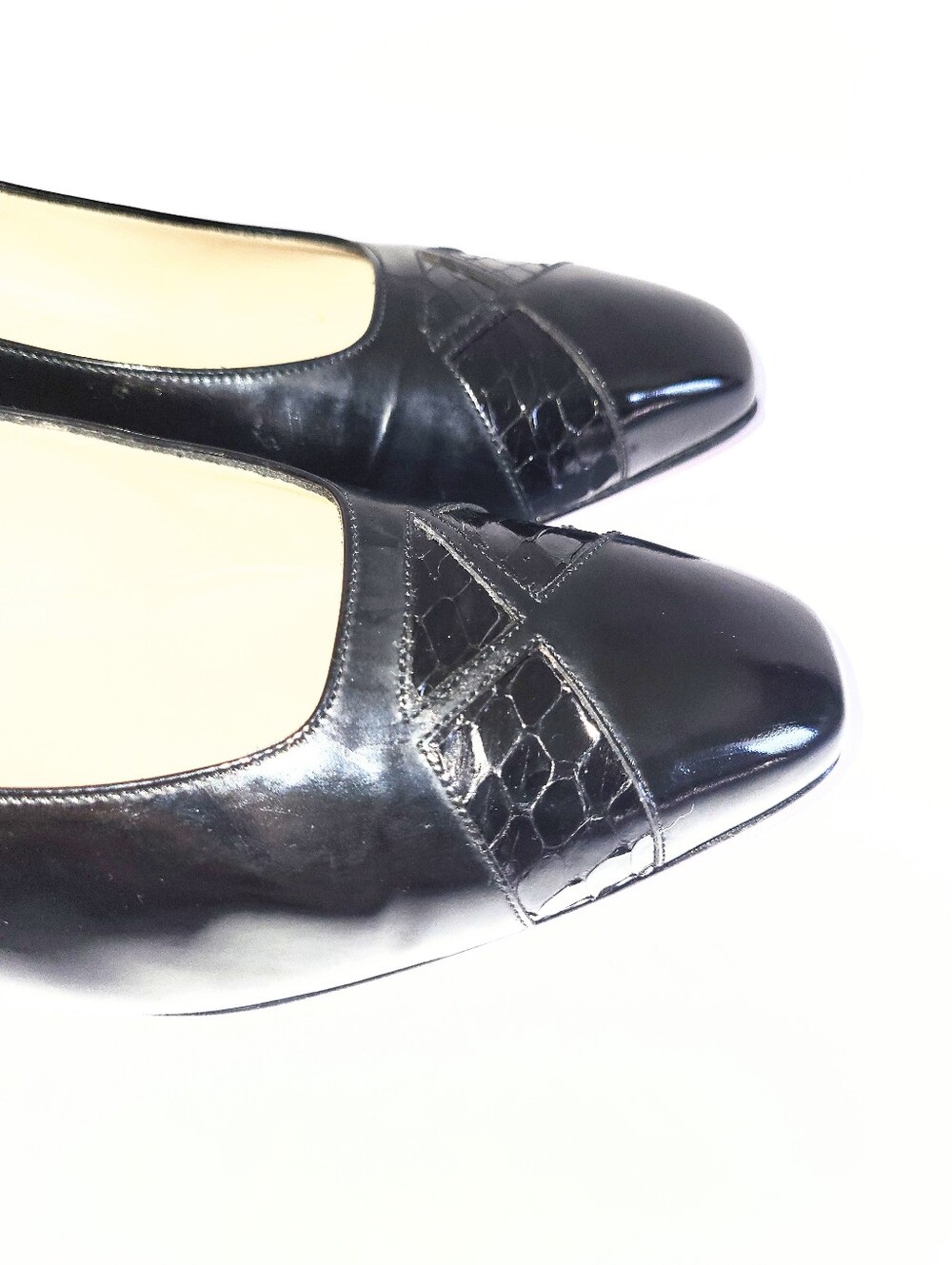 Salvatore Ferragamo Vintage 1980's Black Patent Leather Pumps Low Heel Size 7 - Picture 5 of 16